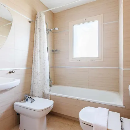 A&n Coastal Comfort With Pool & Parking