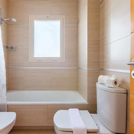 Apartment A&n Coastal Comfort With Pool & Parking